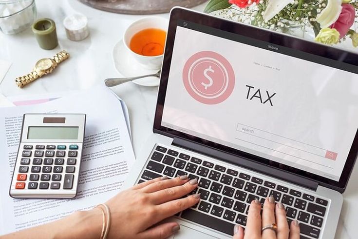 Use a tax-smart framework to decide whether to pay down debt or invest. Learn when to prioritize debt repayment, how taxes change the math, and get a simple checklist.